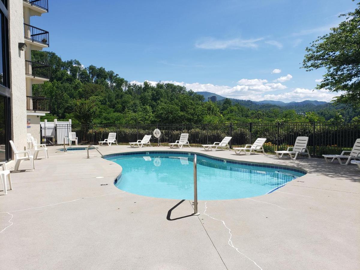 Gatlinburg Chateau Condo 302 Bagian luar foto