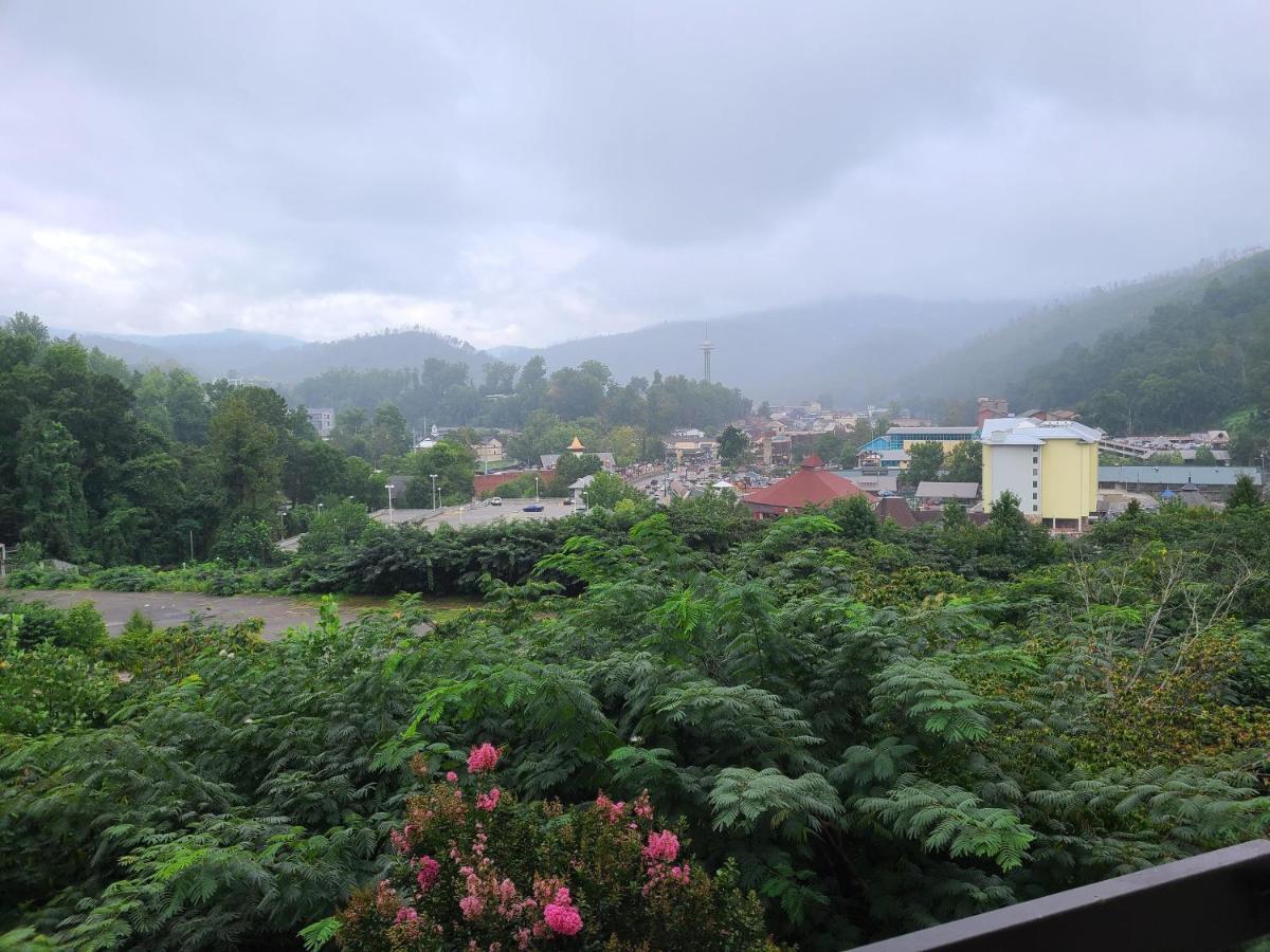 Gatlinburg Chateau Condo 302 Bagian luar foto